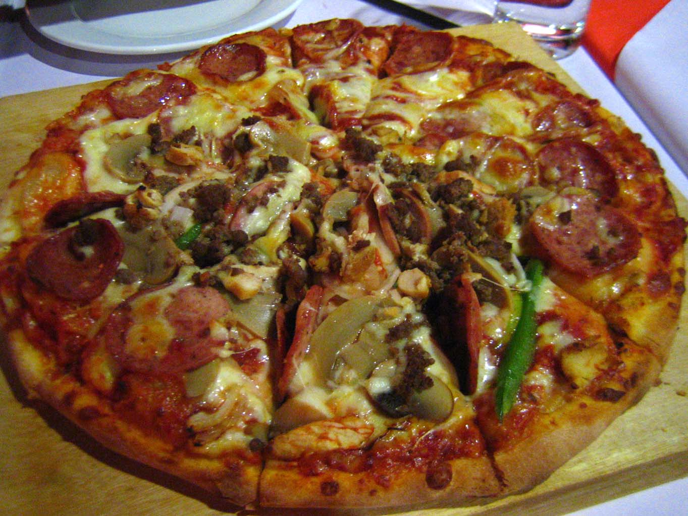 Pizza R Us Half & Half